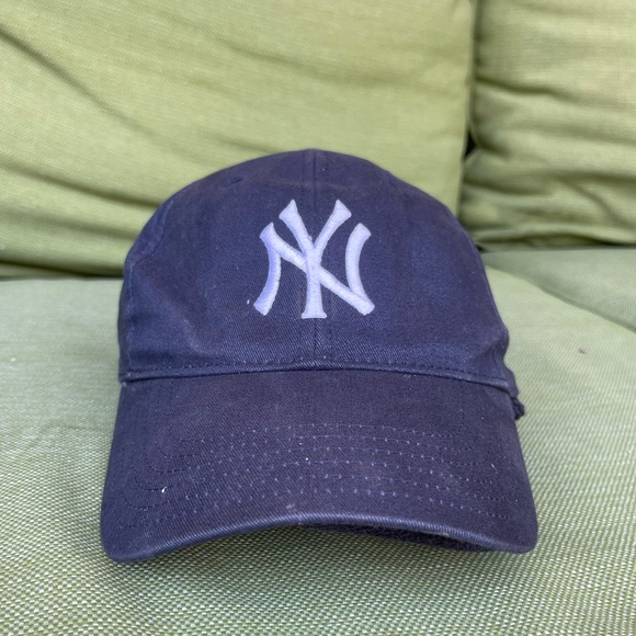 NY METS BLACK BASEBALL CAP -Women or Boys One Size Fits All - Picture 1 of 5